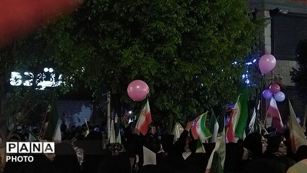 دختران نیشابوری در صف اول تجمعات-۲