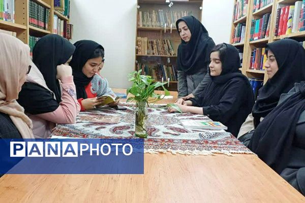 همزمان با دهه فجر، برگزاری برنامه‌های فرهنگی و کتابخوانی در کتابخانه پانزده خرداد پیشوا