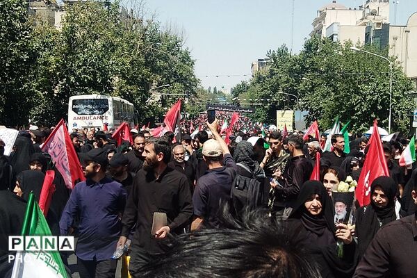 مراسم وداع و بدرقه آقای شهید ایران در مصلی امام خمینی (ره)