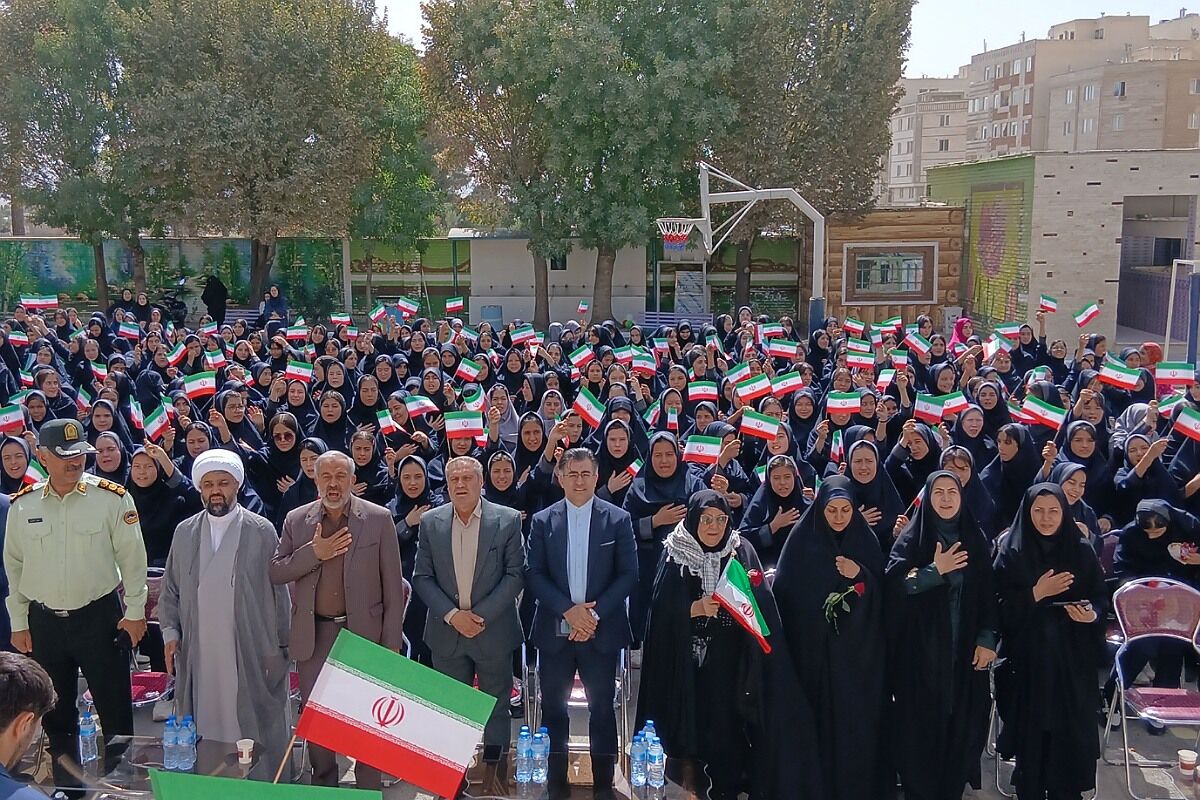 آیین بازگشایی مدارس با حضور نماینده مجلس شورای اسلامی در کهریزک 