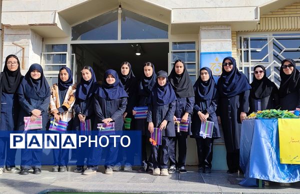 جشن ولادت حضرت زینب (س) و روز پرستار در دبیرستان مهر