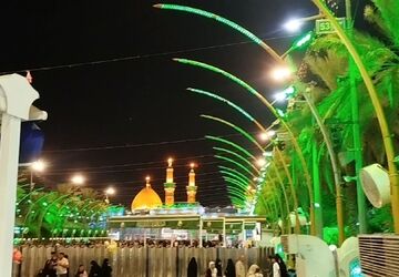 دلدادگی مردم در شب جمعه در بین الحرمین 