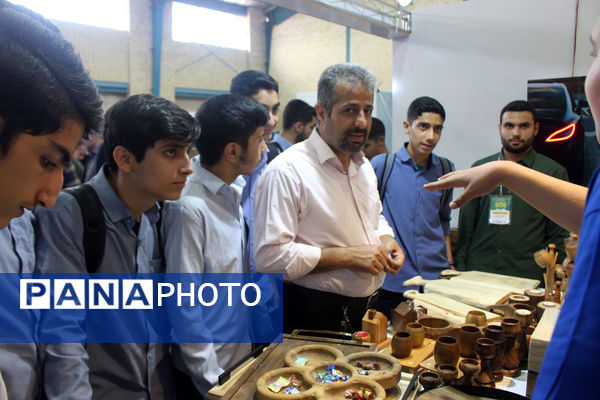 چهارمین جشنواره خلاقیت و دست‌سازه هنرستان قدس قم