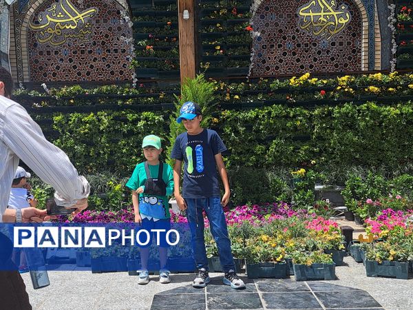 روز دحوالارض در حرم امام مهربانی‌ها