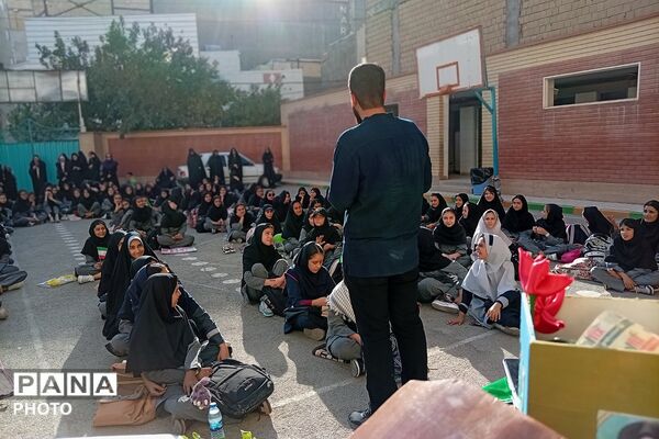 مراسم یادبود شهدای دانش‌آموز مدرسه شجره طیبه میناب