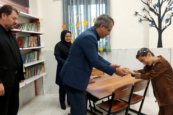 افتتاح کتابخانه دبستان شهید سلیمی جهرمی کهریزک 