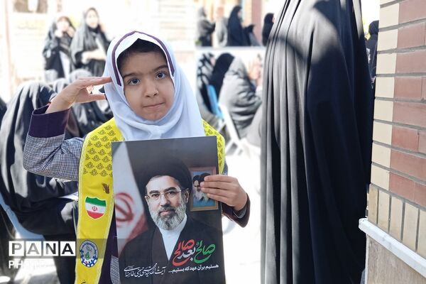  قاب‌های خبرنگار پانا از بیعت دانش‌آموزان پیشتاز چهارمحال وبختیاری با رهبر امت