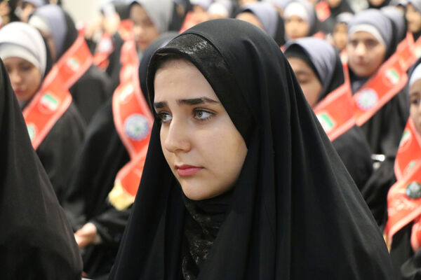 حضور پیشتازان در یادواره یکهزار شهید فرهنگی و دانش‌آموز استان قم