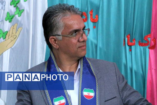 بهارستان دو صحنه همفکری، همدلی و همکاری پیشتازان در همایش یاوران انقلاب