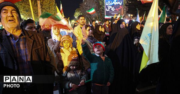 خروش شبانه کرمانشاه در عشق به ایران