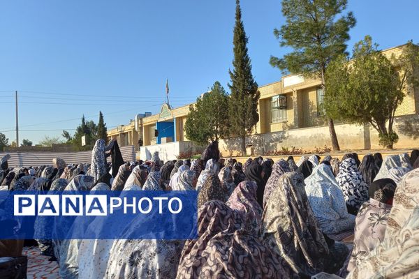 نماز عید فطر ۱۴۰۴ در روستای ظفرآباد شیراز اقامه شد