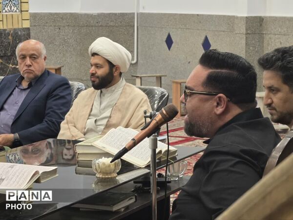 قرائت قرآن‌آموزان ساوجبلاغ در مسجد ولی عصر 