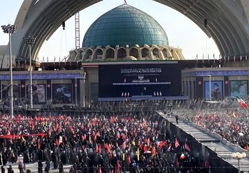 وداع با «آقای شهید ایران»؛ تشییع پیکر رهبر شهید ایران در مصلای امام خمینی(ره)