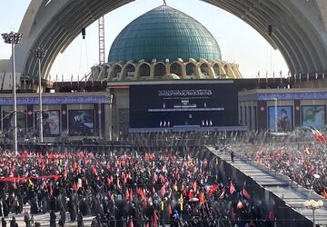 وداع با «آقای شهید ایران»؛ تشییع پیکر رهبر شهید ایران در مصلای امام خمینی(ره)