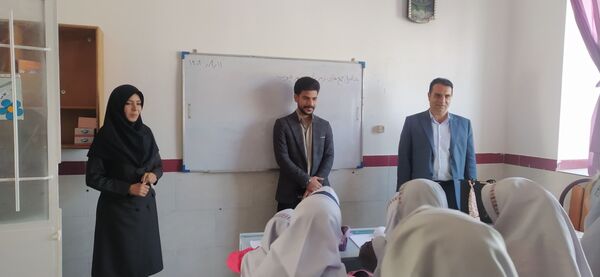 بازدید مسئولین آموزش و پرورش از دبستان دخترانه شهید نجفی فدافن