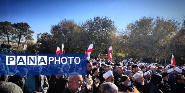 انس و ارادت قشرهای مختلف مردم قم با شهدای گمنام