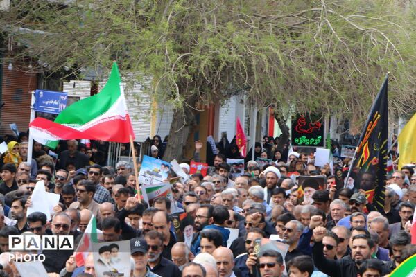 راهپیمایی روز قدس همزمان با تشییع شهید اقتدار در جهرم