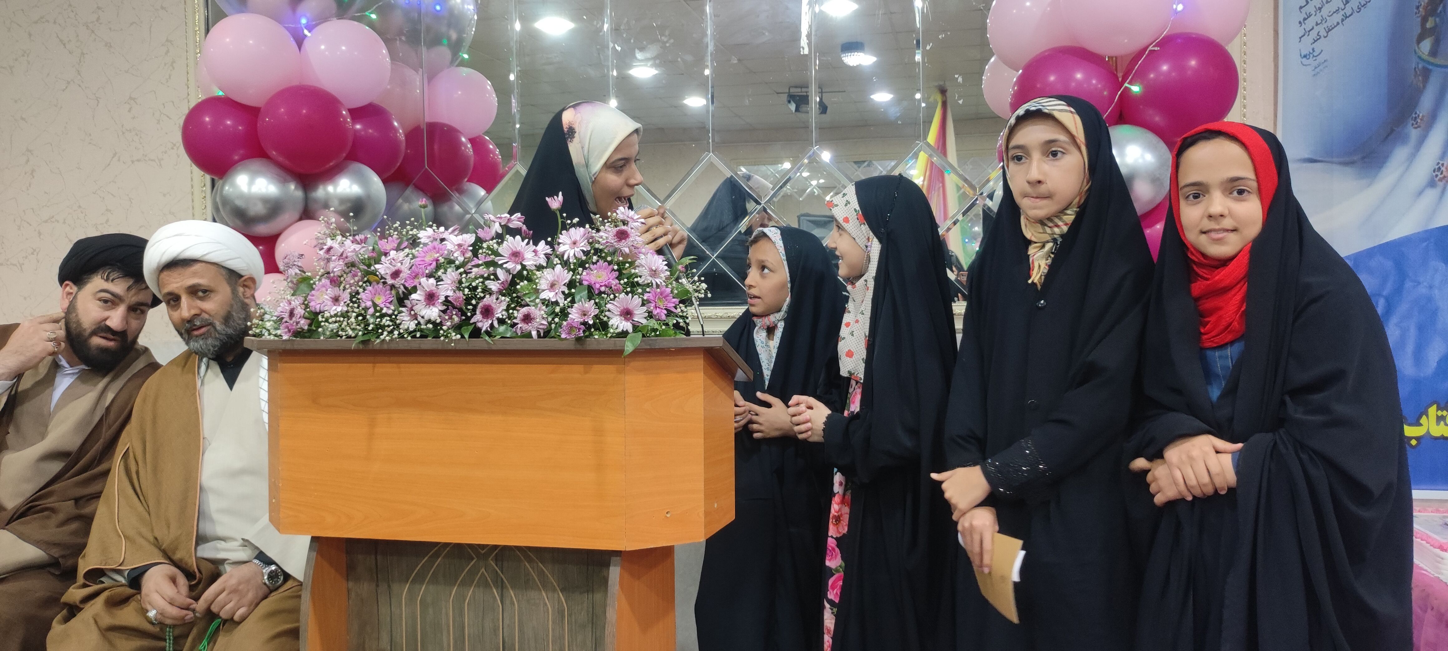 حضور دانش‌آموزان مدرسه خاقانی در جشن دختران آفتاب شیروان