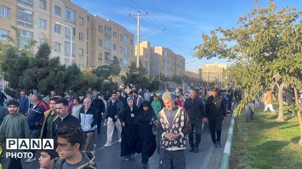 جلوه‌هایی از نشاط و همبستگی خانواده‌های مشهدی در همایش بزرگ پیاده روی