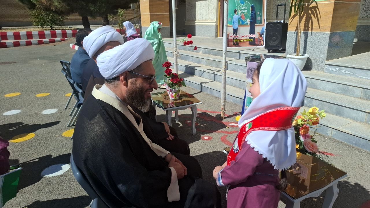 جشن عاطفه‌ها در مدارس اهر