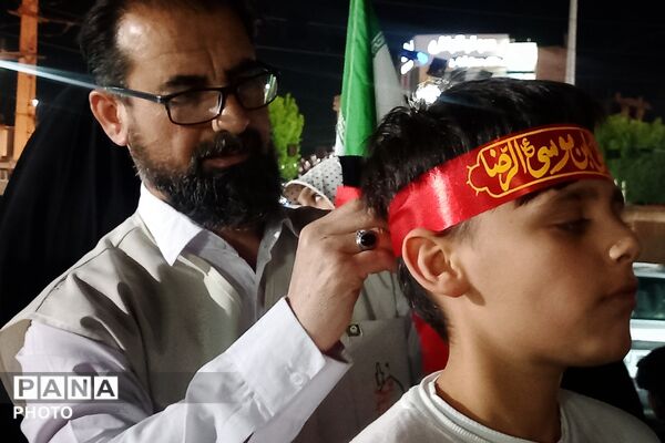 سربندهای “یا امام رضا”؛ پیوند نسل نو با سیره ائمه اطهار در تجمعات بهارستان