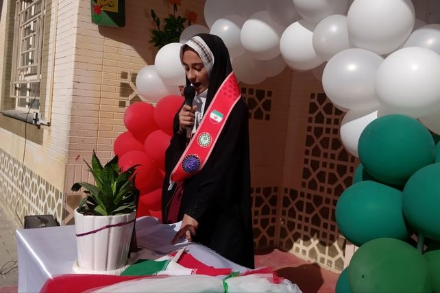 جشن دهه انقلاب و زنگ حماسه آفرینی انقلاب در دبستان شطیطه ۲