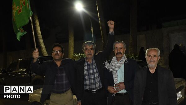 تا پای جان پای ایران می‌مانیم