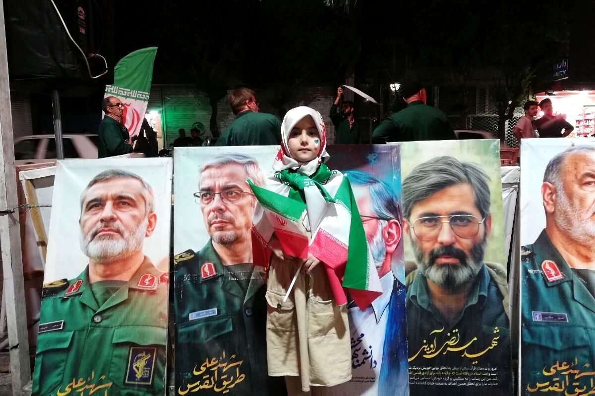دهه نودی‌ها در میدان