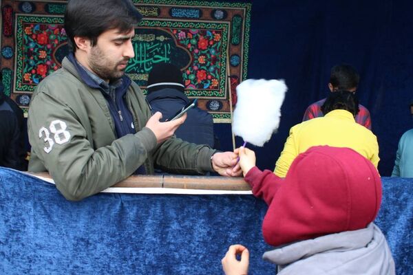 شادپیمایی خانوادگی جشن نیمه شعبان در قم