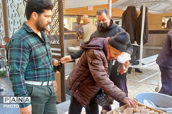 اقامه نماز جمعه ورامین در مسجد صاحب‌الزمان(عج) با حضور گسترده مردم و مسئولان