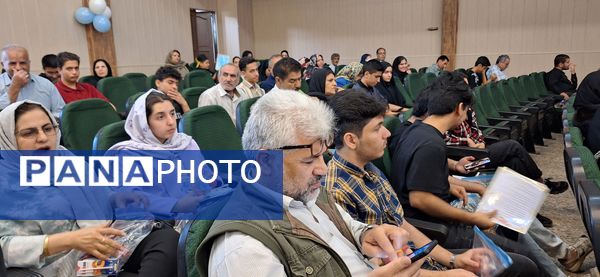 تجلیل از رتبه‌های برتر علمی فرزندان 