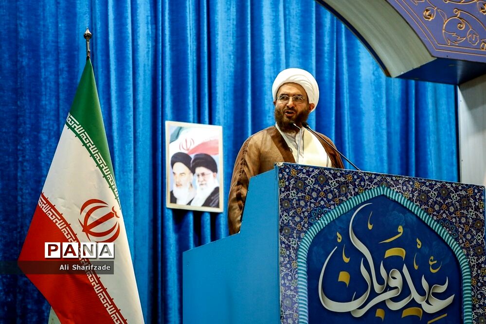 رهبر شهیدمان قدرت ولایت فقیه برای عبور کشور از بحران‌ها را نشان داد