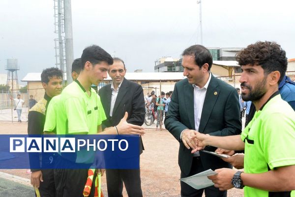 برگزاری مسابقات فینال و رده‌بندی فوتبال دانش‌آموزی در بهارستان‌ 2