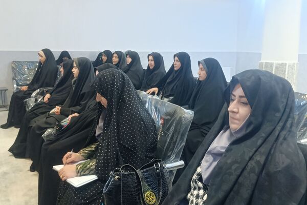 جلسه هم اندیشی راهکارهای جذب دانش آموزان به نماز