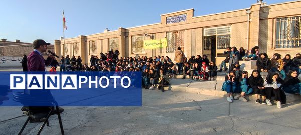 برگزاری مسابقات دارت در مدرسه زنده یاد داورپناه خانلق