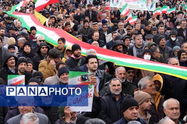 حماسه حضور مردم قروه در راهپیمایی ۲۲ بهمن؛ تجلی وحدت و وفاداری به انقلاب