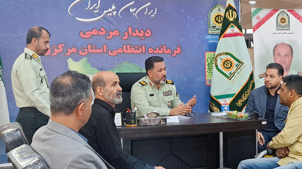 میز خدمت فرماندهی انتظامی استان مرکزی؛ پل ارتباطی بین مردم و پلیس در هفته انتظامی