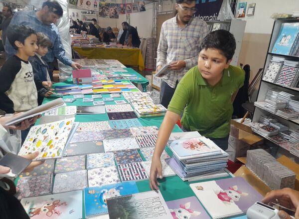 نمایشگاه بین‌المللی لوازم‌التحریر مشهد با استقبال دانش‌آموزان