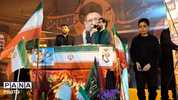آیین وداع با پیکر دانش آموز شهید محمد حسین دهقان در قم