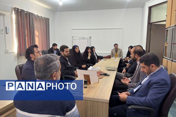 جلسه ستاد برگزاری جشنواره قرآنی قله نور در شهرستان اسلامشهر