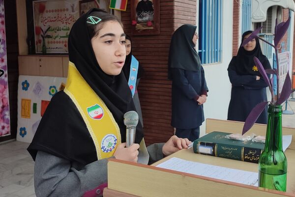 بزرگداشت روز حافظ در دبیرستان فرزانگان قائمشهر