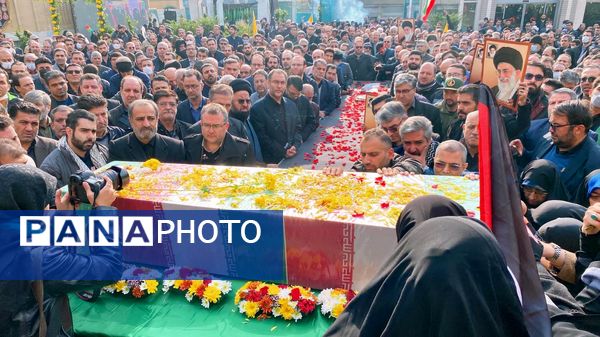 شکوه حضور فرهنگیان مناطق تهران در تشییع شهید گمنام