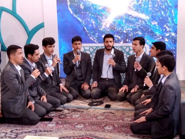 بزرگترین محفل دانش‌آموزی انس با قرآن در شهر یزد 