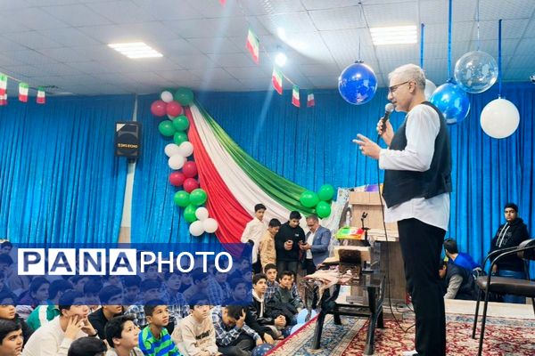 آیینی از معنویت، ایثار و دانش در دبیرستان شاهد شهید احمد کاظمی