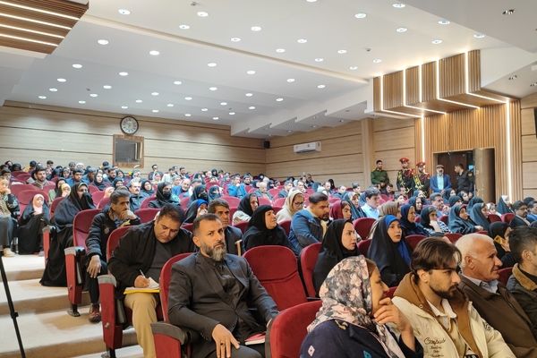 دیدار رئیس عقیدتی سیاسی کل کشور با خانواده نیروی‌های مسلح