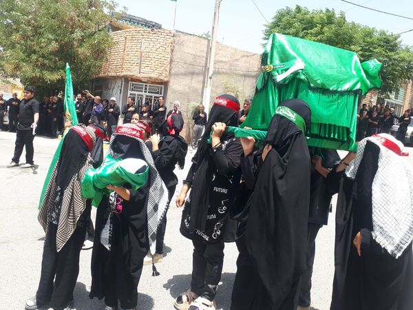 عاشورای حسینی در روستای بزنجرد 