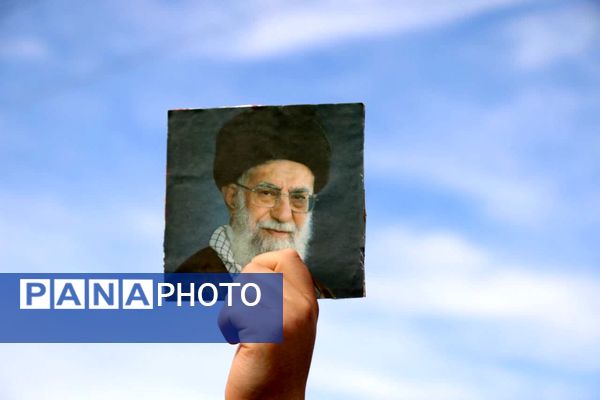 انقلاب را نسل جدید ادامه می دهند