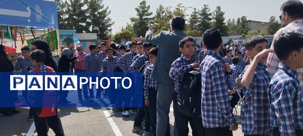  جشن جوانه‌ها در دبیرستان پسرانه متوسطه اول میرزا حسن افشار ناحیه 7 مشهد