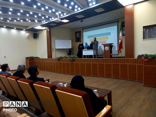 کارگاه توانمند سازی آموزش تخصصی خبرنویسی برای مربیان پرورشی 