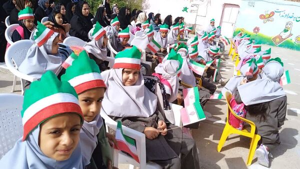 نوگلان کلاس اولی روستای فدافن ، اولین روز مدرسه را جشن گرفتند